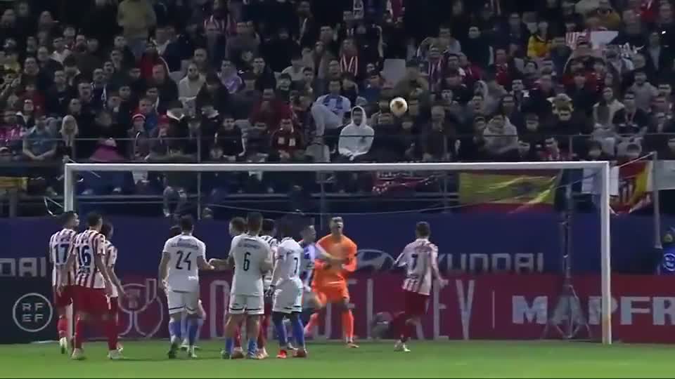 凯尔特人杰伦·布朗因辱骂裁判被罚款35000美元，罚款如愿以偿