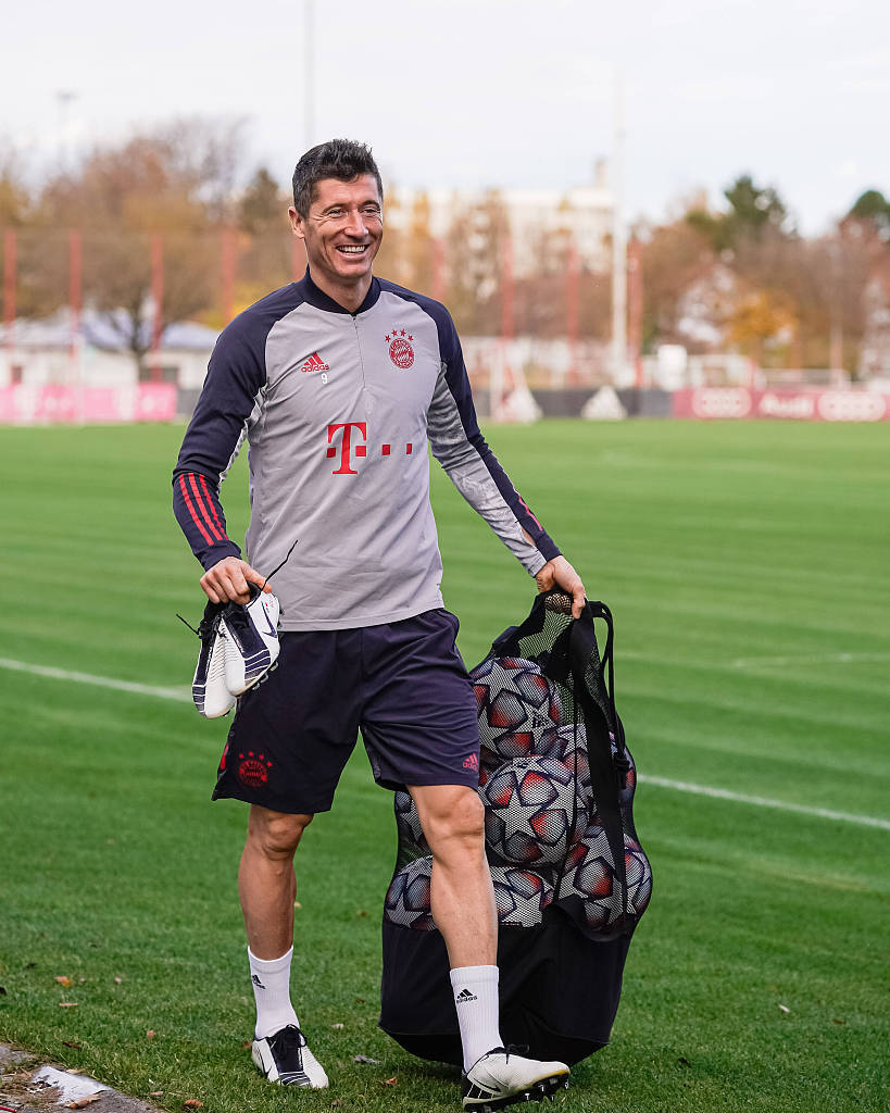 英超12月最佳球员候选：哈兰德、埃基蒂克、罗杰斯在列