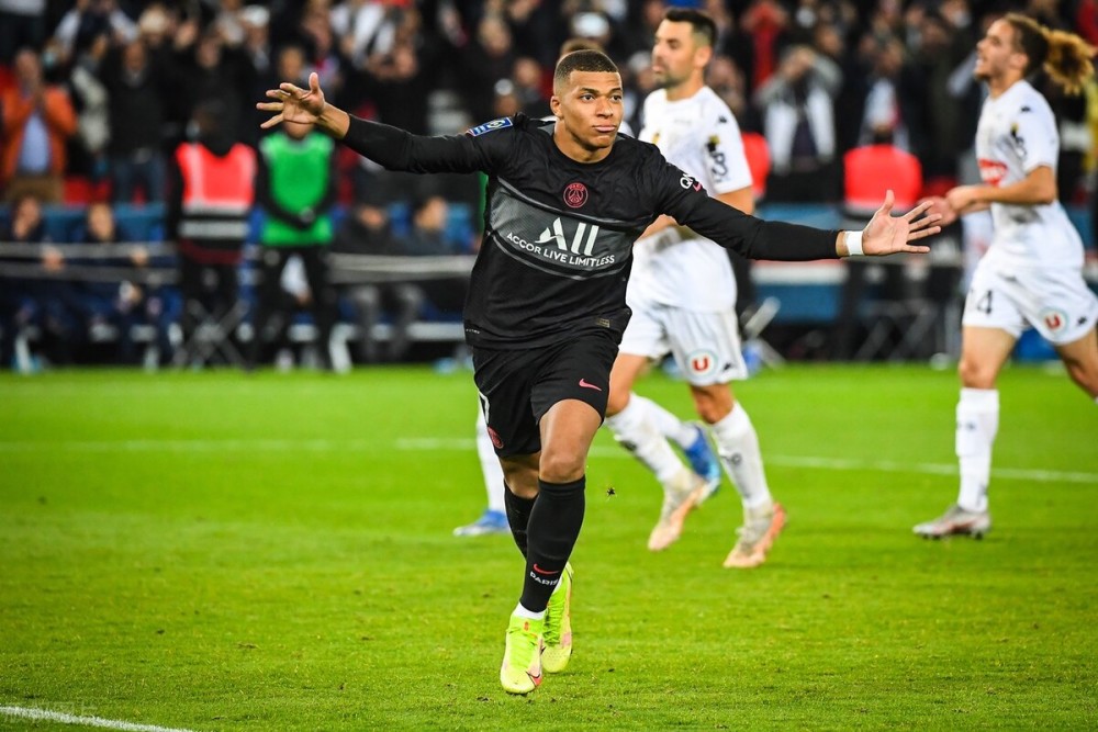 RNG天价官司曝光，仅仅一个案件，就被执行1.6亿，观众大开眼界